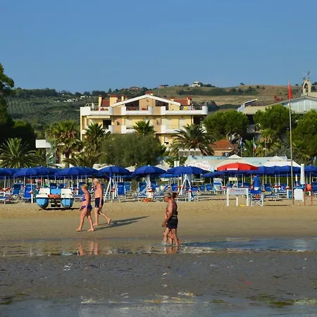 Lägenhet Pineta 22 Casa Al Mare Roseto Degli Abruzzi